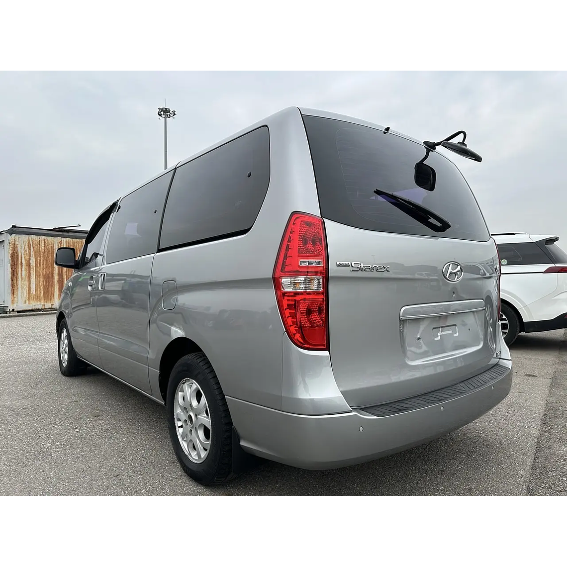 HYUNDAI STAREX 2013 / DIESEL 2.5 / 2WD / 12 PASAJEROS 21