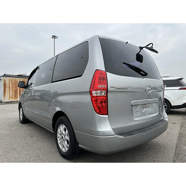 HYUNDAI STAREX 2013 / DIESEL 2.5 / 2WD / 12 PASAJEROS 21