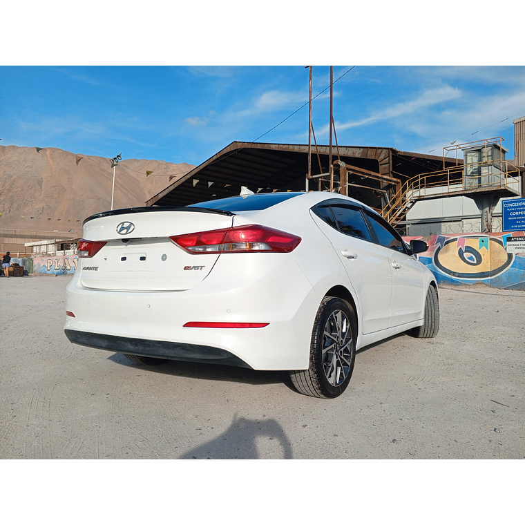 HYUNDAI AVANTEAD 2016 LOOK DEPORTIVO 4