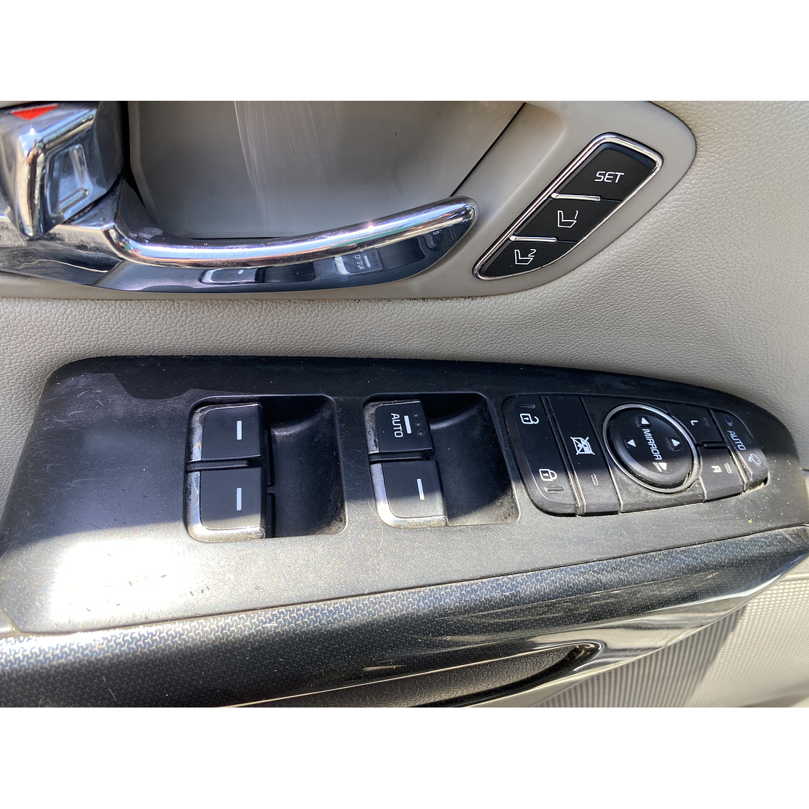 KIA CARNIVAL 2016 GRIS 2WD 19