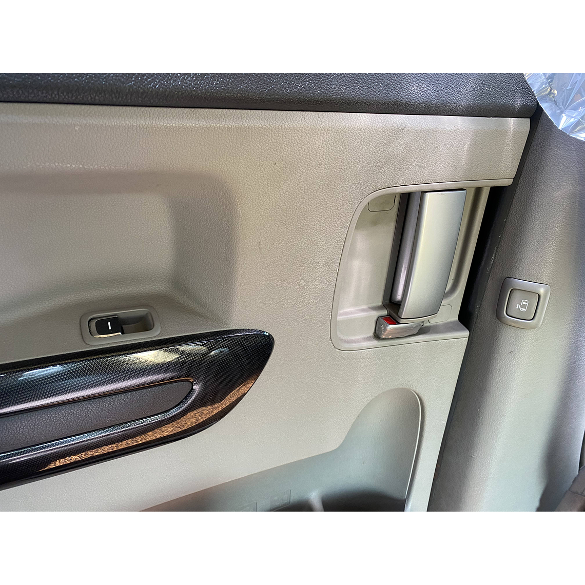 KIA CARNIVAL 2016 GRIS 2WD 23