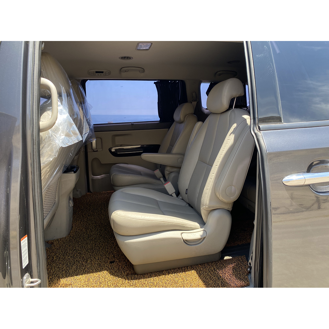 KIA CARNIVAL 2016 GRIS 2WD 26