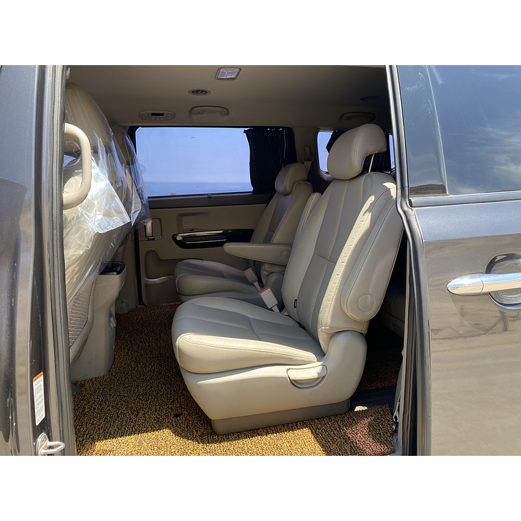 KIA CARNIVAL 2016 GRIS 2WD 26