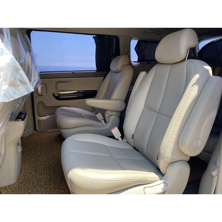 KIA CARNIVAL 2016 GRIS 2WD 37