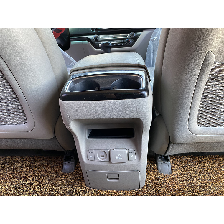 KIA CARNIVAL 2016 GRIS 2WD 38