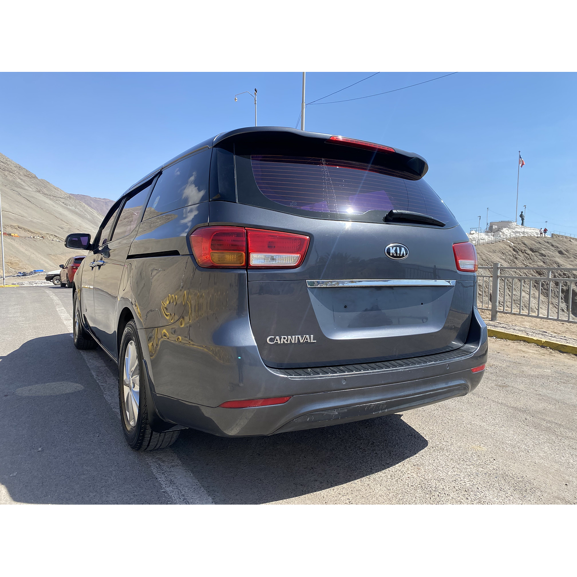 KIA CARNIVAL 2015 GRIS 2WD 2