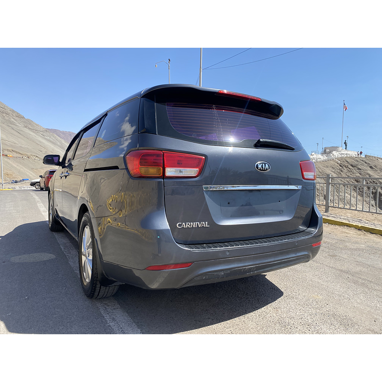 KIA CARNIVAL 2015 GRIS 2WD 2