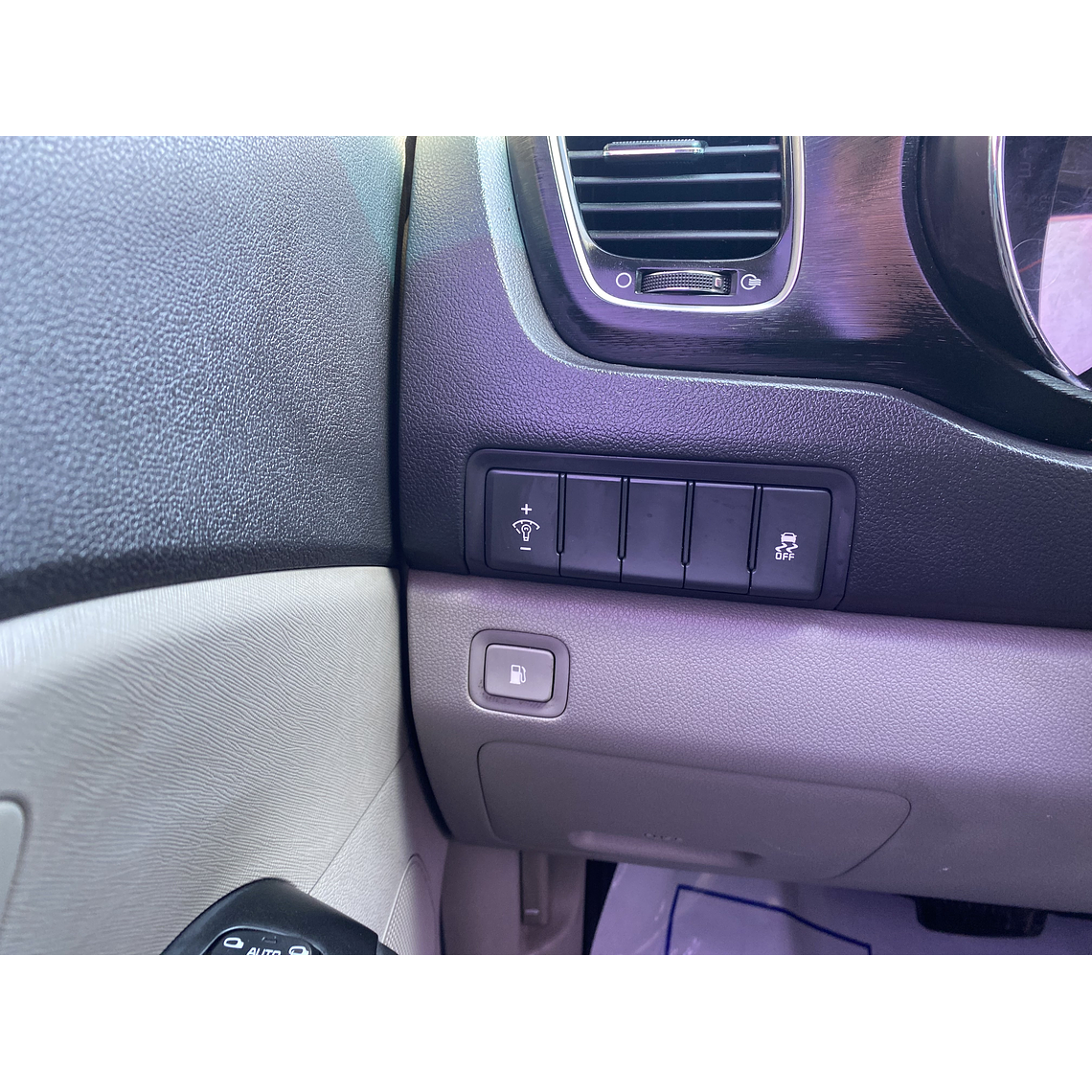 KIA CARNIVAL 2015 GRIS 2WD 24