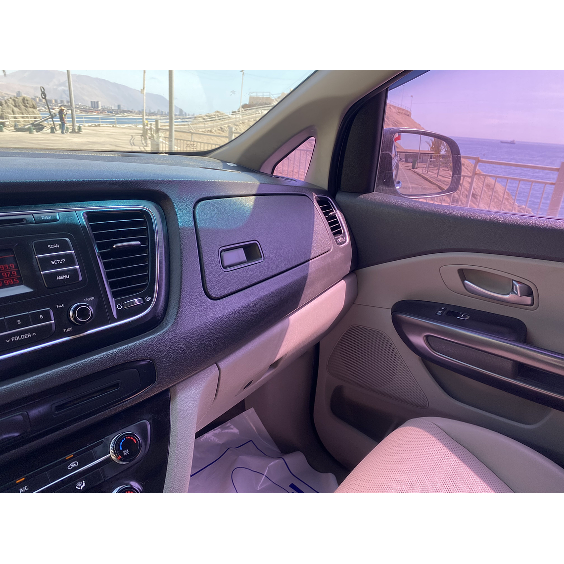 KIA CARNIVAL 2015 GRIS 2WD 27