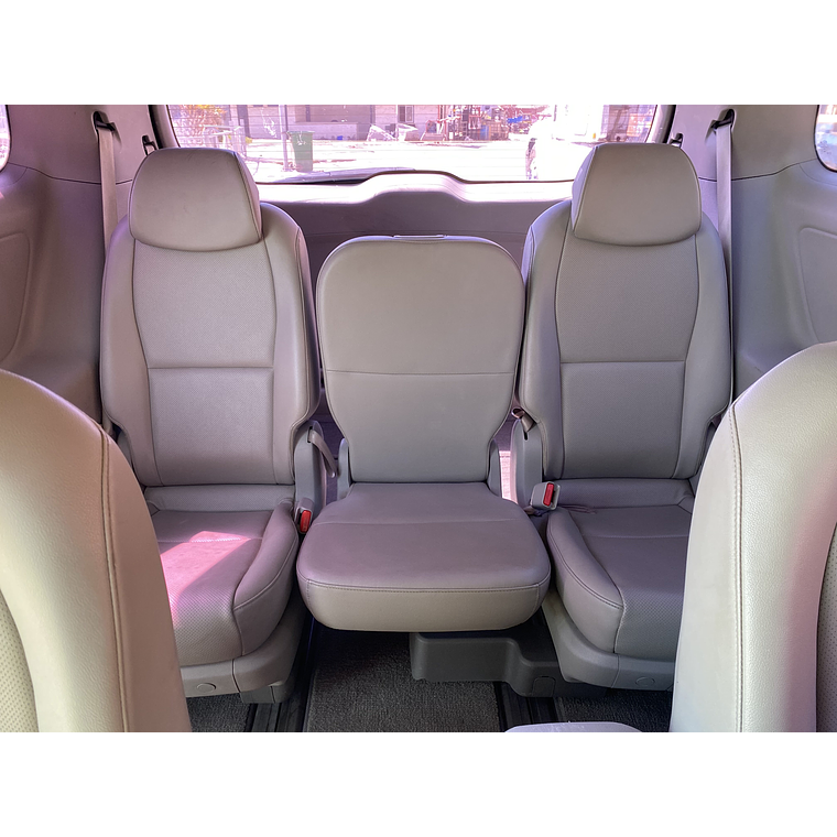 KIA CARNIVAL 2015 GRIS 2WD 28