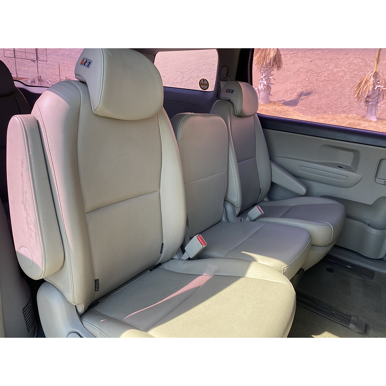 KIA CARNIVAL 2015 GRIS 2WD 31