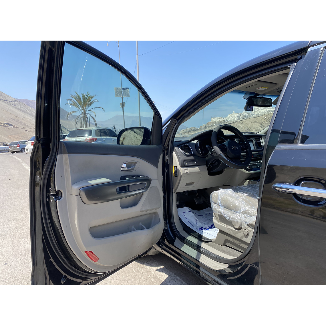 KIA CARNIVAL 2015 GRIS 2WD 26