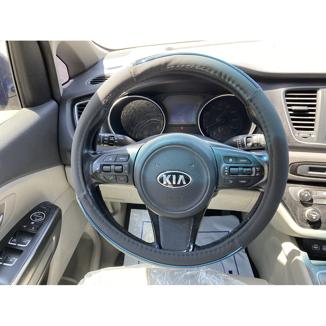 KIA CARNIVAL 2015 GRIS 2WD 28