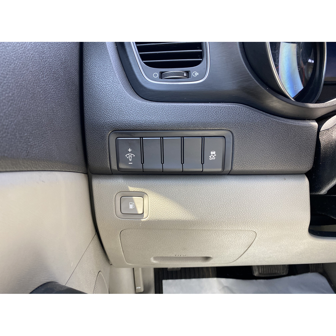 KIA CARNIVAL 2015 GRIS 2WD 33