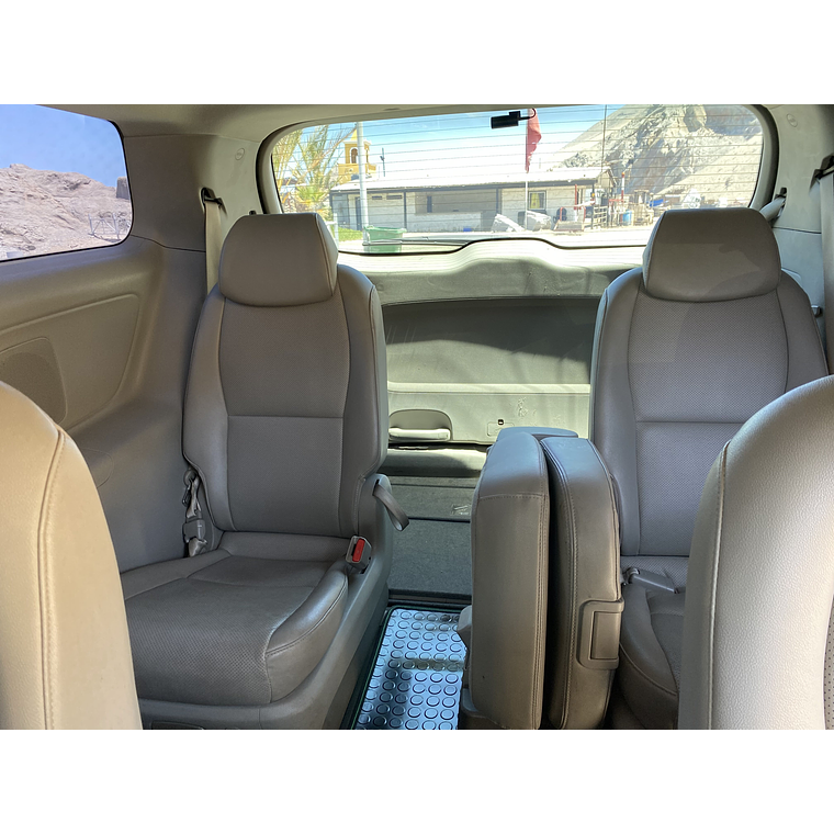 KIA CARNIVAL 2015 GRIS 2WD 37