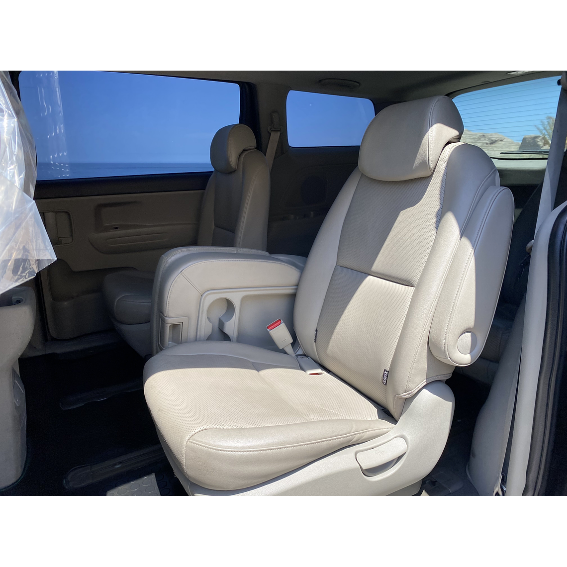 KIA CARNIVAL 2015 GRIS 2WD 38