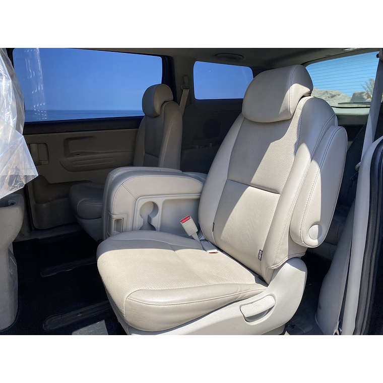 KIA CARNIVAL 2015 GRIS 2WD 38