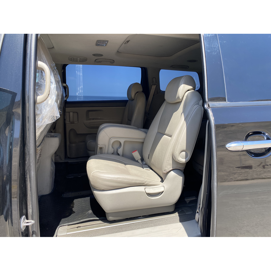 KIA CARNIVAL 2015 GRIS 2WD 41