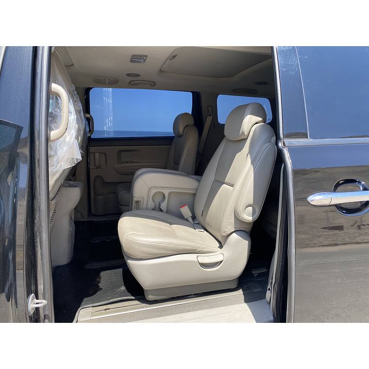 KIA CARNIVAL 2015 GRIS 2WD 41