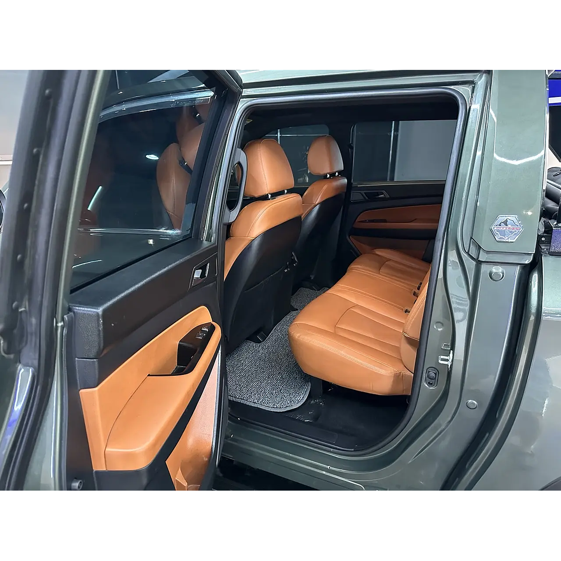 SSANG YONG REXTON SPORTS KHAN 2022 / 4WD DIESEL / CAMERA 5