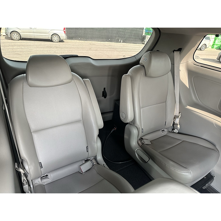 KIA CARNIVAL 2019 / 9PASAJEROS / DIESEL / CAMARA R / FULL 10