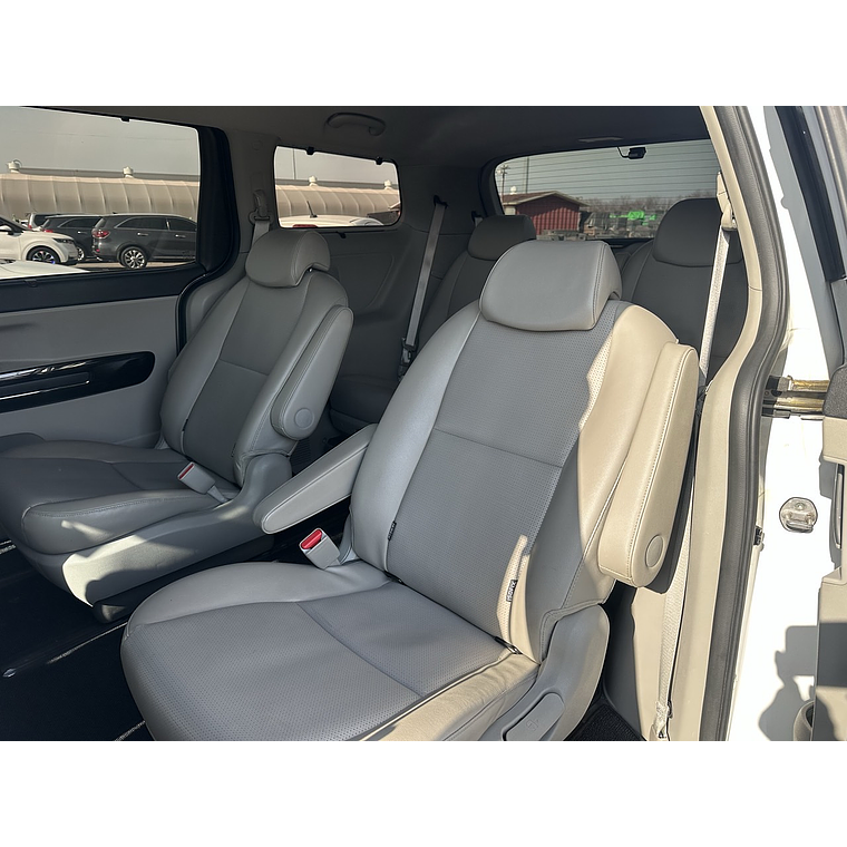 KIA CARNIVAL 2019 / 9PASAJEROS / DIESEL / CAMARA R / FULL 14