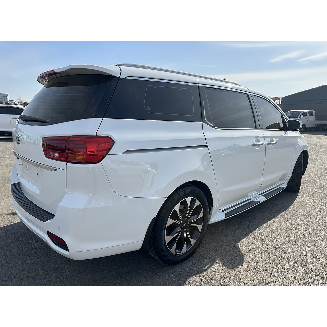 KIA CARNIVAL 2019 / 9PASAJEROS / DIESEL / CAMARA R / FULL 3