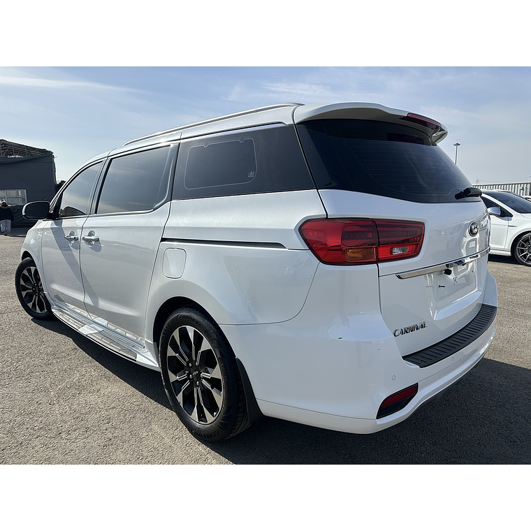 KIA CARNIVAL 2019 / 9PASAJEROS / DIESEL / CAMARA R / FULL 5