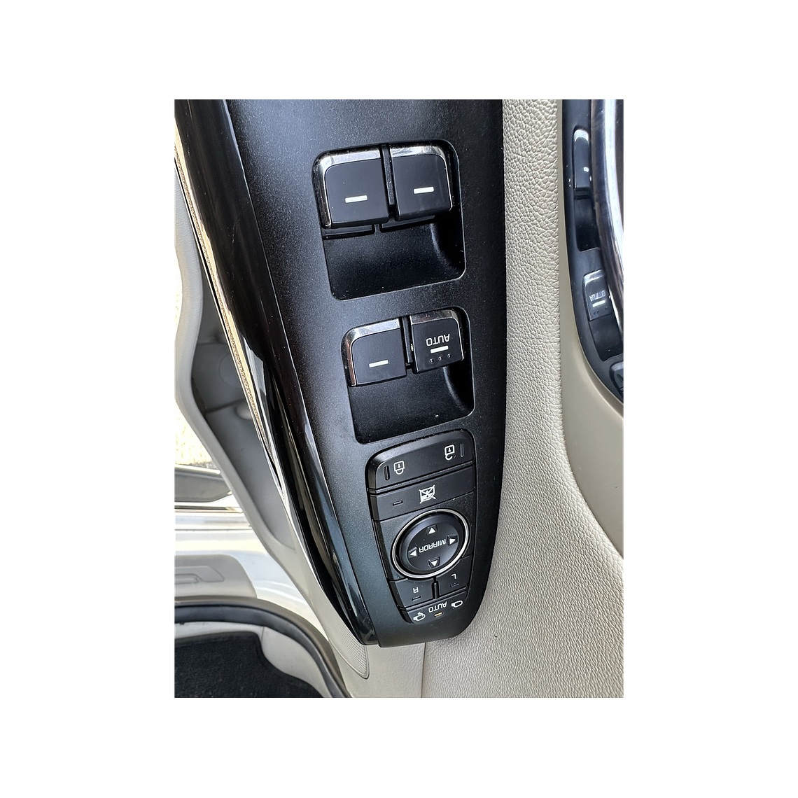 KIA CARNIVAL 2019 / 9PASAJEROS / DIESEL / CAMARA R / FULL 18