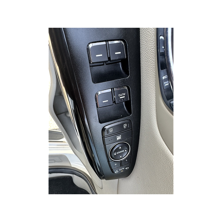 KIA CARNIVAL 2019 / 9PASAJEROS / DIESEL / CAMARA R / FULL 18