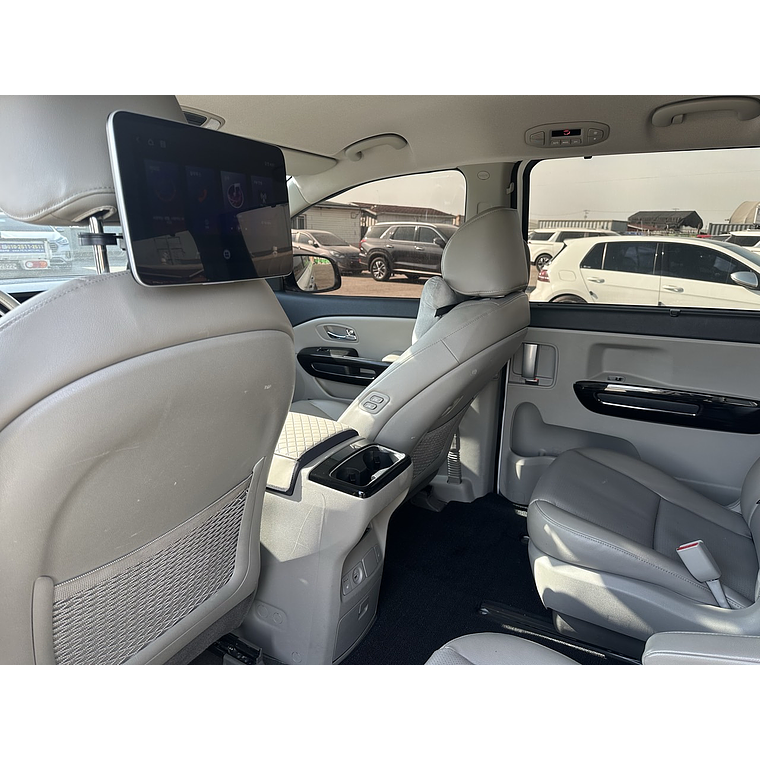 KIA CARNIVAL 2019 / 9PASAJEROS / DIESEL / CAMARA R / FULL 19