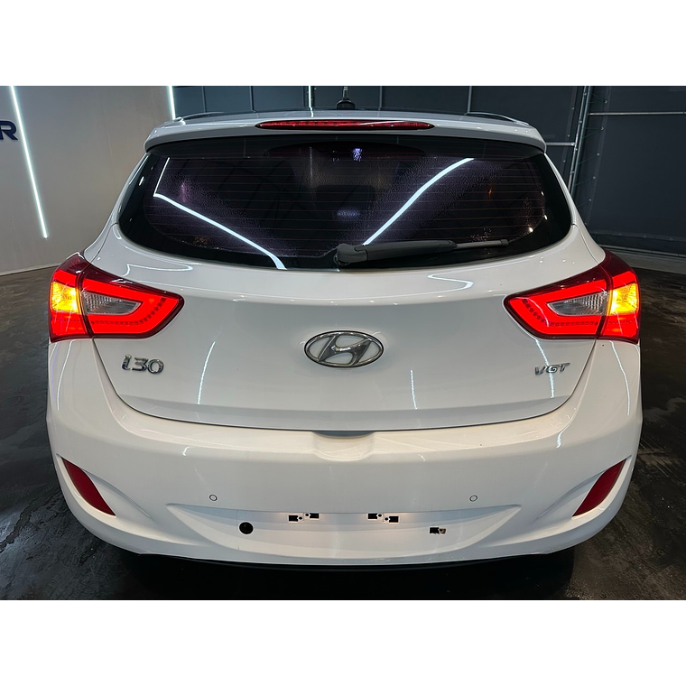 HYUNDAI i30 / TECHO PANORAMICO / SMARKEY / DIESEL  8