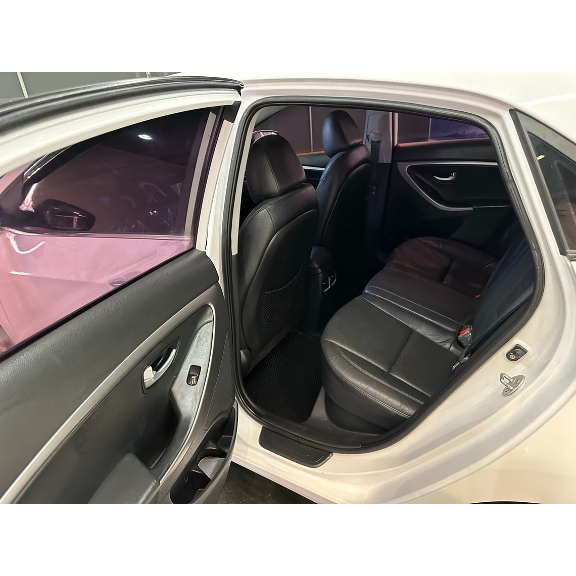 HYUNDAI i30 / TECHO PANORAMICO / SMARKEY / DIESEL  11