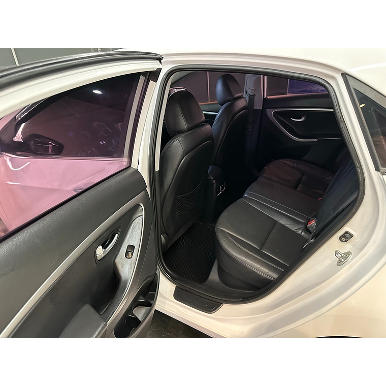 HYUNDAI i30 / TECHO PANORAMICO / SMARKEY / DIESEL  11