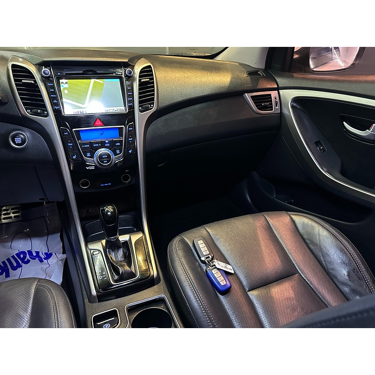 HYUNDAI i30 / TECHO PANORAMICO / SMARKEY / DIESEL  12