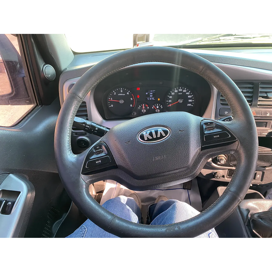 KIA BONGO 2019 / 1.2TON / KINGCAB / MECANICA CAJA 6TA / DIESEL 10