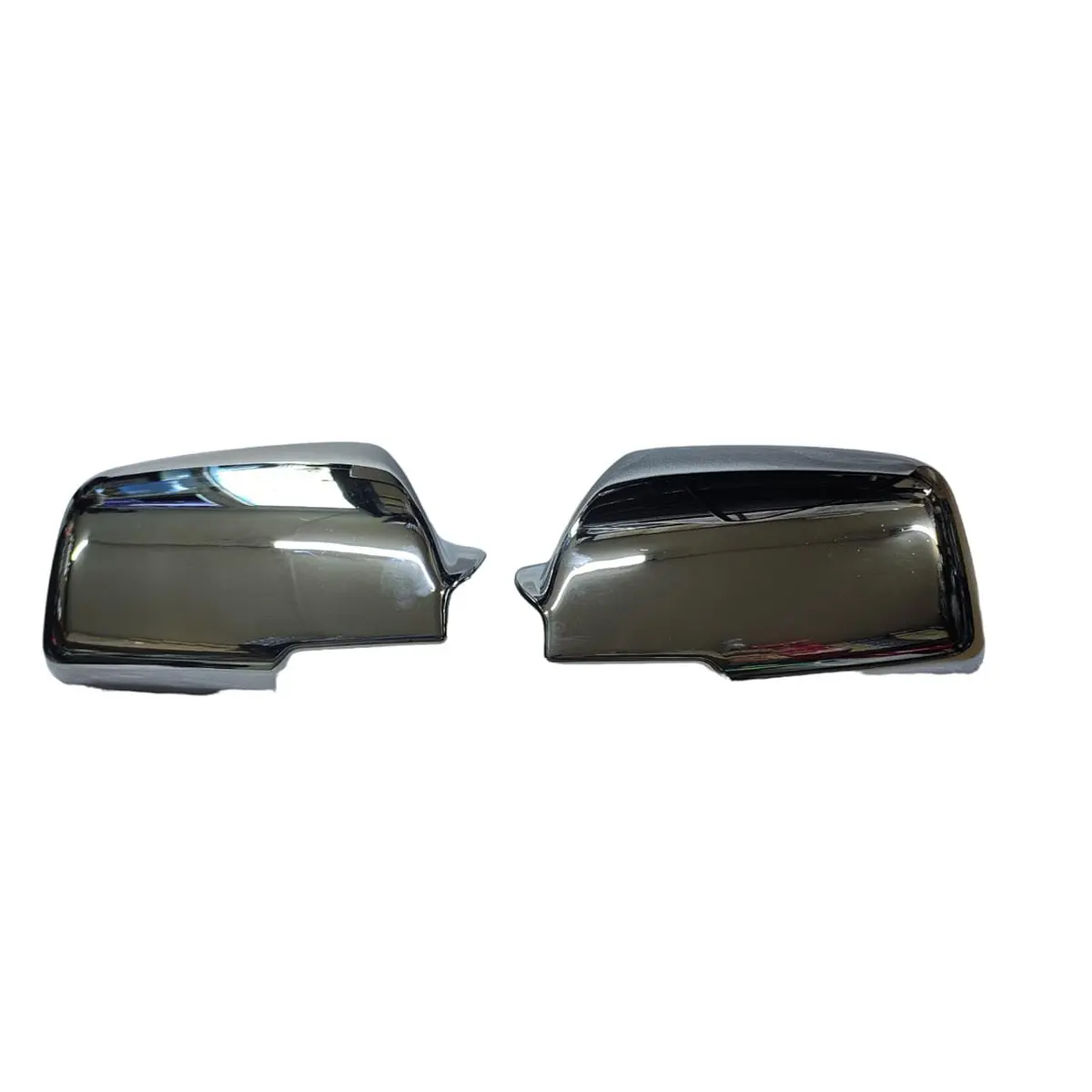 Cubierta Cromada Para Espejo Retrovisor URO Parts – Fácil Instalación Con Adhesivo 3M
