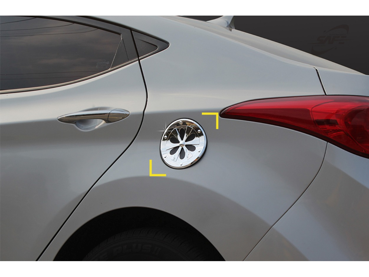 TAPA DIESEL CROMADAS   AVANTE MD  2012 - 2015  