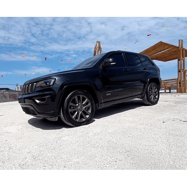 JEEP GRAND CHEROKEE 75th SPECIAL EDITION 2017 / FULL OPTION / 4WD /SUNROOF / DIESEL 1