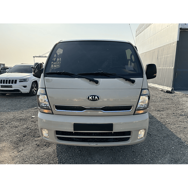 KIA BONGO SUPER CAB 2021 / 1.2TON / 2WD MECANICA CAJA 6TA / DIESEL 2