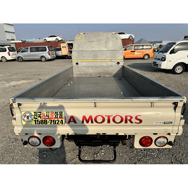 KIA BONGO SUPER CAB 2021 / 1.2TON / 2WD MECANICA CAJA 6TA / DIESEL 10