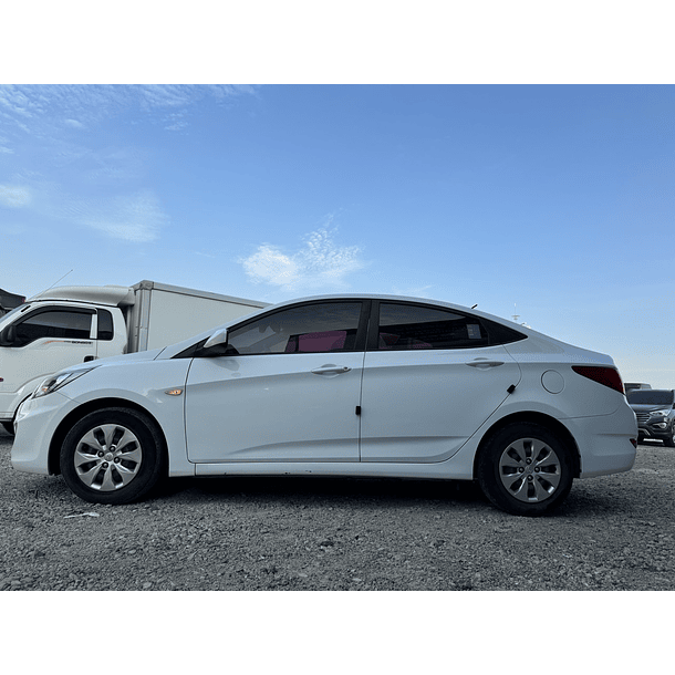 HYUNDAI ACCENT SEDAN 2018/ DIESEL 1.6 VGT  2