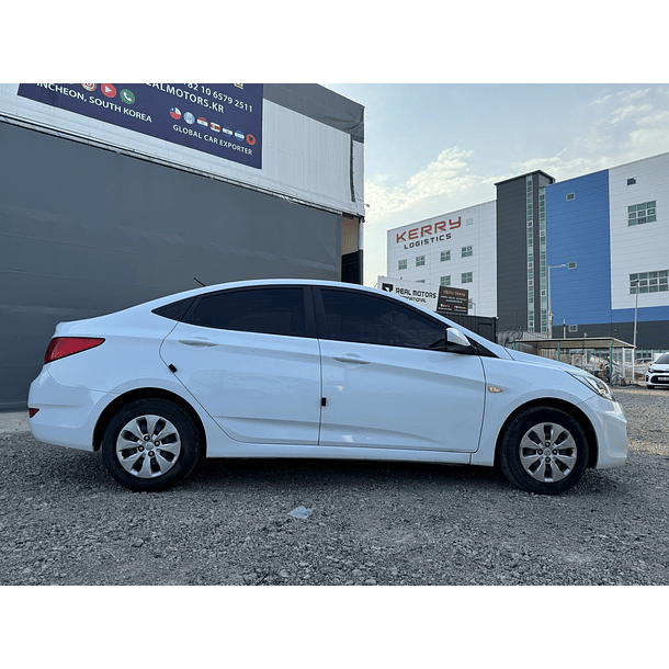 HYUNDAI ACCENT SEDAN 2018/ DIESEL 1.6 VGT  6