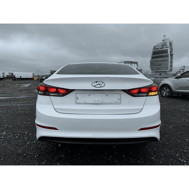 HYUNDAI AVANTE AD 2018 DIESEL 1,6VGT 4