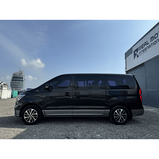 GRAND STAREX 2019  DOUBLE SUNROOF / URBAN / TOPLINE / 4WD / 9PASAJEROS /DIESEL 2