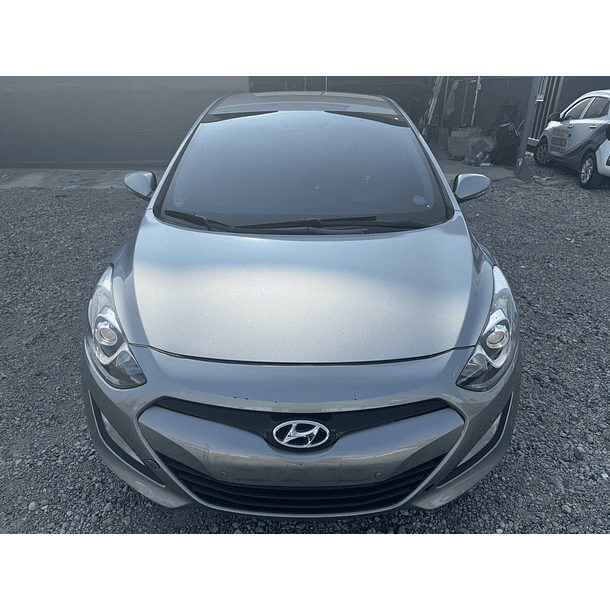 HYUNDAI i30 2014 / SMART KEY / DIESEL 1.6 9