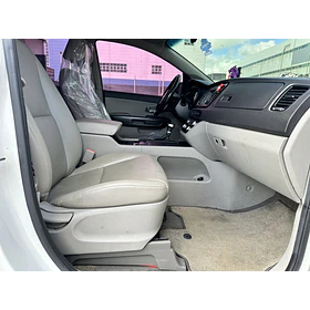 KIA All New Carnival — foto 8 de 16