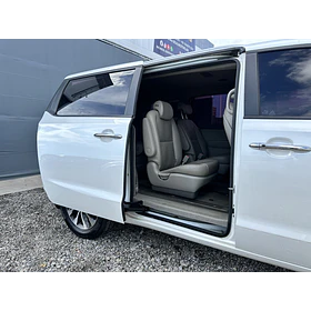 KIA All New Carnival — foto 11 de 16