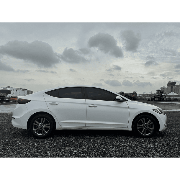 HYUNDAI AVANTE AD 2016 DIESEL 1,6VGT FULL EQUIPO