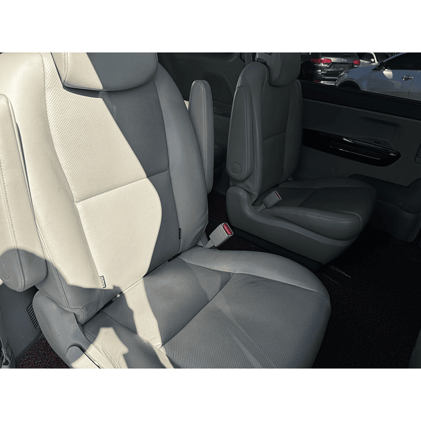 KIA ALL NEW CARNIVAL 2016 / 9PASAJEROS / DIESEL / ELECTRIC DOOR / SUNROOF 25